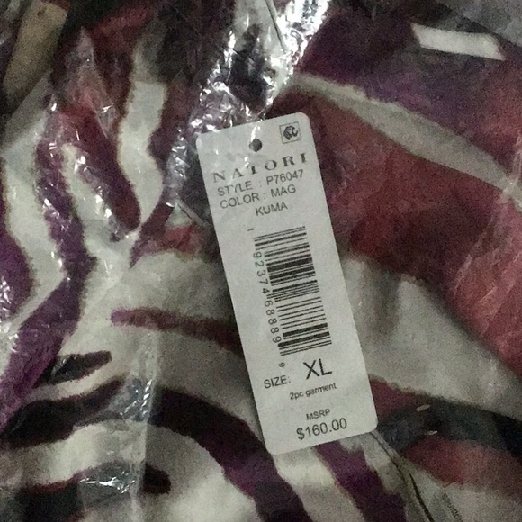 Kuma Robe & 2pc Pjs. - Picture 9 of 11